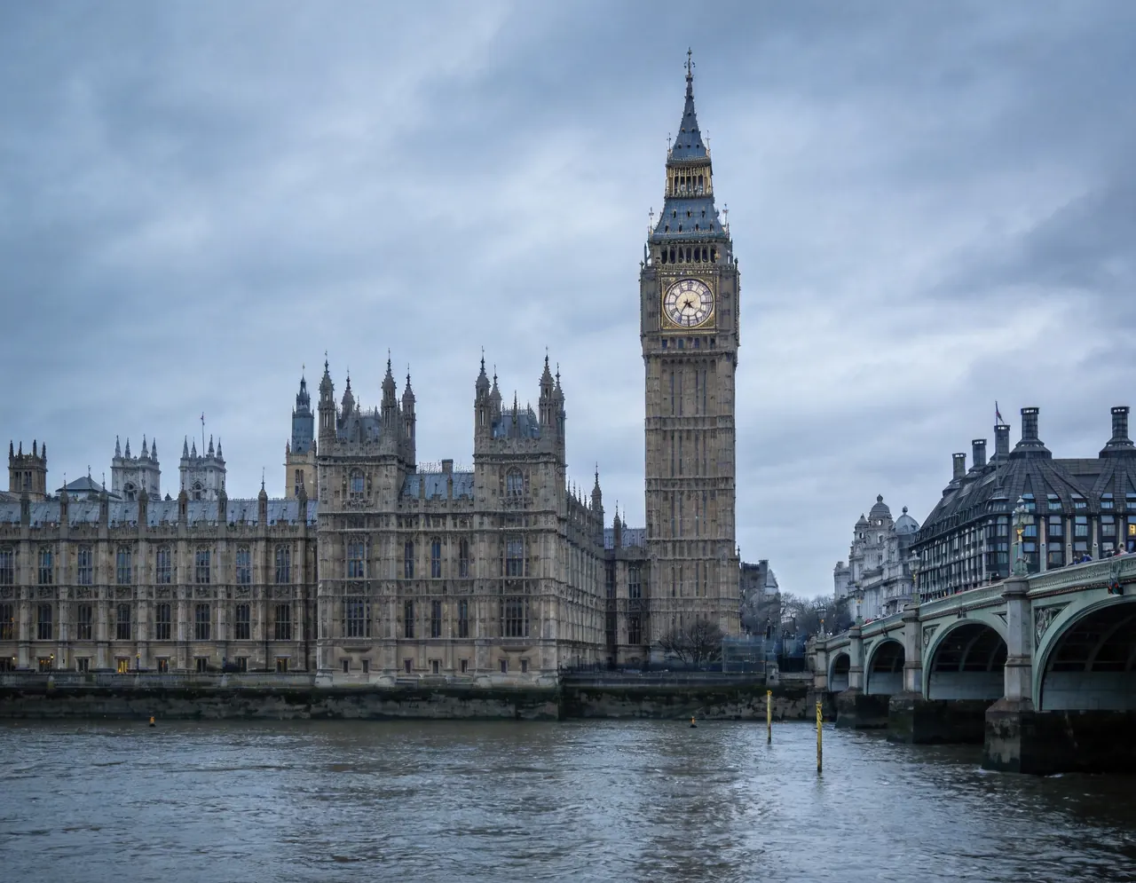 Big Ben travel scene for an AI dog or cat portrait